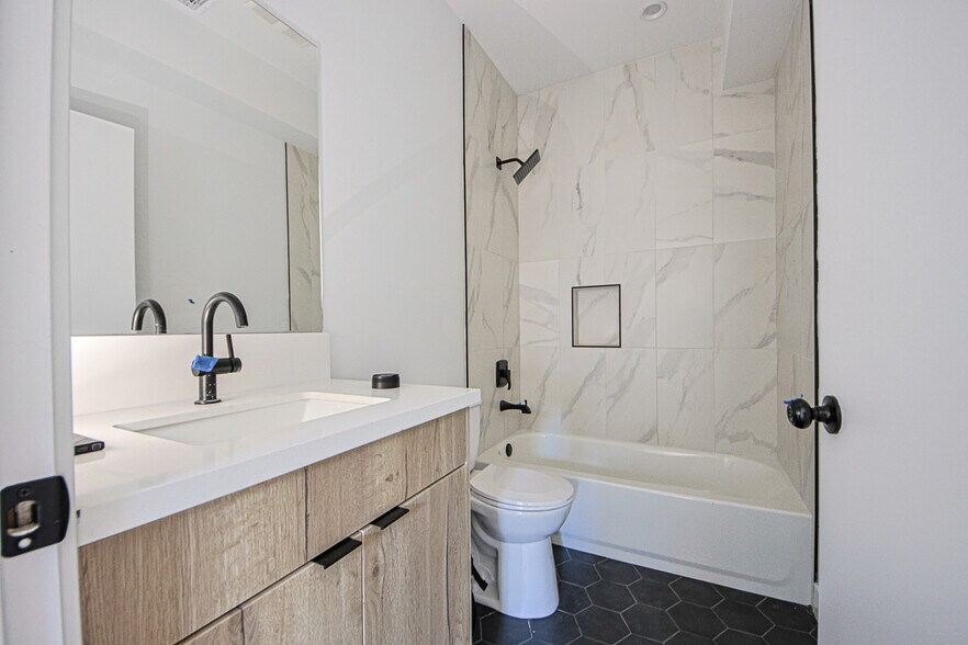 More Photos Of 6421 Troost Ave, North Hollywood Apartments For Sale