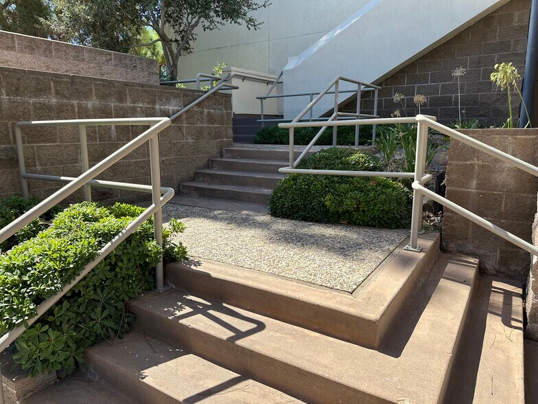 More Photos Of 2028 Village Ln, Solvang Medical For Lease