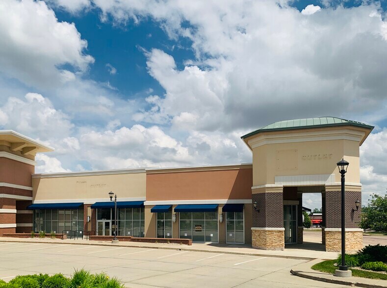 Primary Photo Of 4149 Sergeant Rd, Sioux City Unknown For Lease
