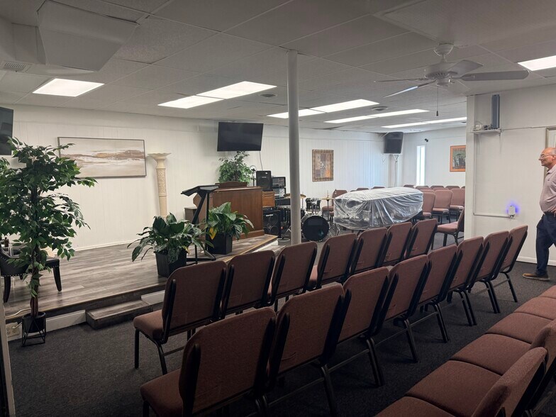 More Photos Of 853 N Nelson Rd, Columbus Industrial For Sale