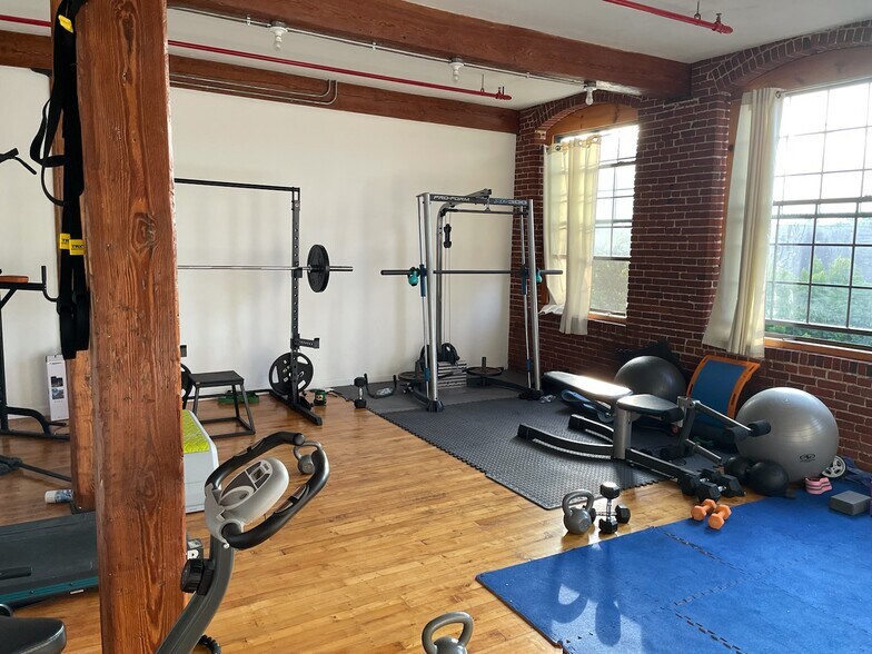 More Photos Of 51-55 Lake St, Nashua Light Manufacturing For Sale