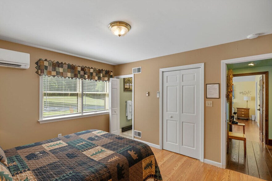 More Photos Of 40 Hospital Rd, Gettysburg Hotel For Sale