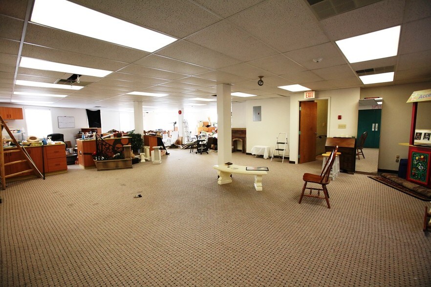 More Photos Of 6 N Black Horse Pike, Runnemede Storefront Retail Residential For Lease