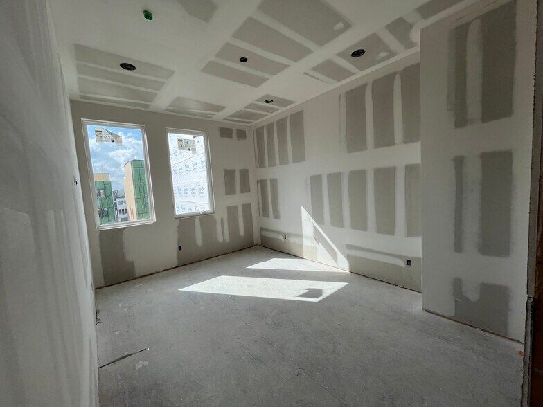 More Photos Of 5821 Winsome Ln, Houston Apartments For Sale