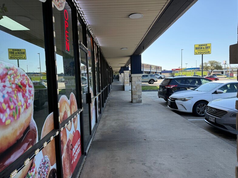 More Photos Of 1201 Woodhaven Blvd, Fort Worth Storefront For Lease