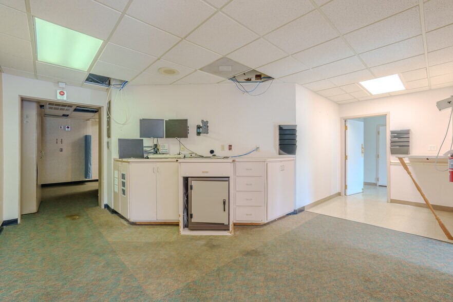 More Photos Of 208 Marengo St, Florence Healthcare For Lease