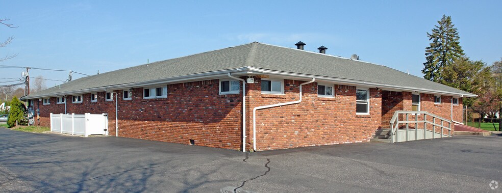 More Photos Of 485 N Ocean Ave, Patchogue Medical For Sale