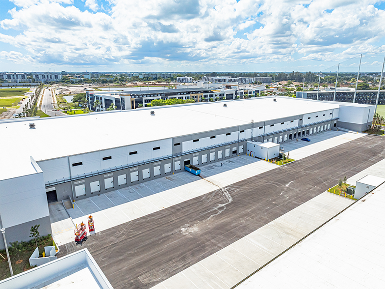 More Photos Of 311 Racetrack Loop, Pompano Beach Unknown For Lease