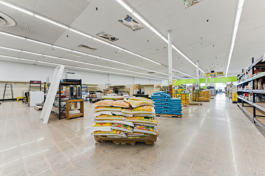 More Photos Of 151 Springfield St, Agawam General Retail For Lease