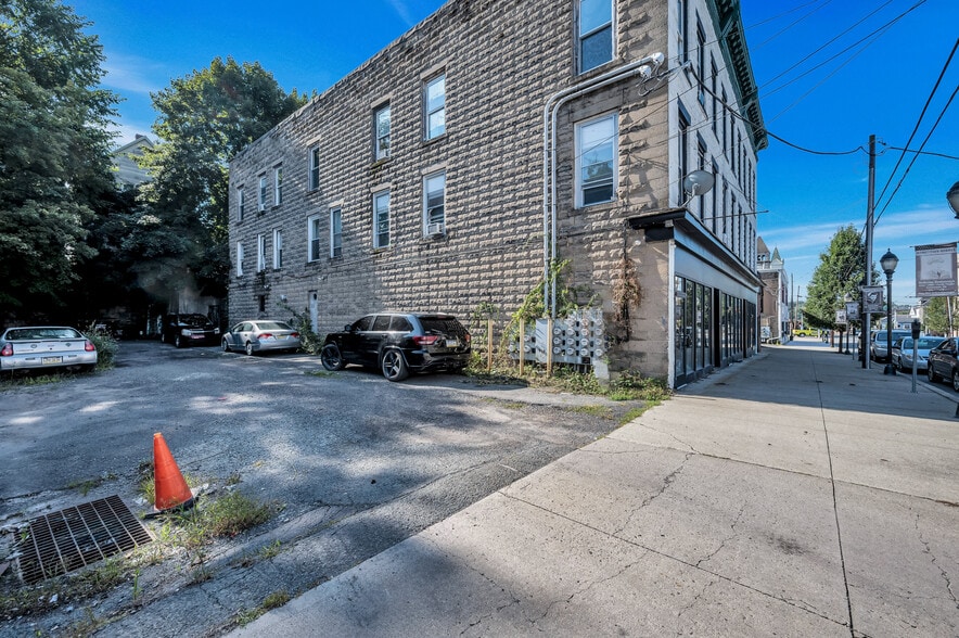 More Photos Of , Carbondale Multifamily For Sale