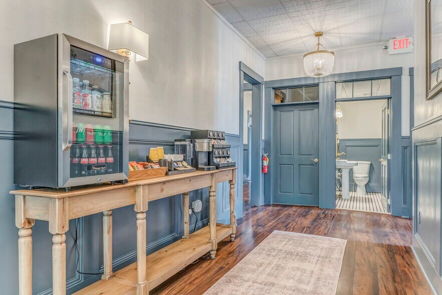 More Photos Of 35 N Main St, Jasper Loft Creative Space For Lease