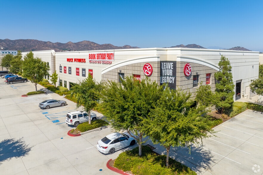 More Photos Of 24335 Prielipp Rd, Wildomar Unknown For Lease