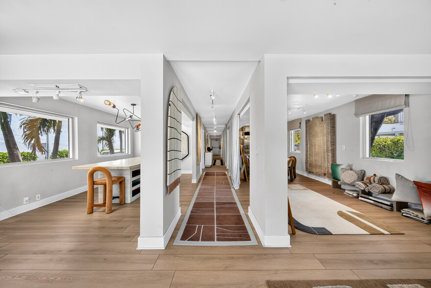 More Photos Of 286 NE 39th St, Miami General Retail For Lease
