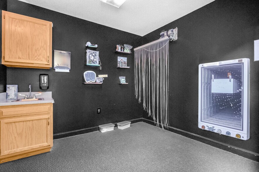 More Photos Of 217-219 Station St, Jacksonville Medical For Lease