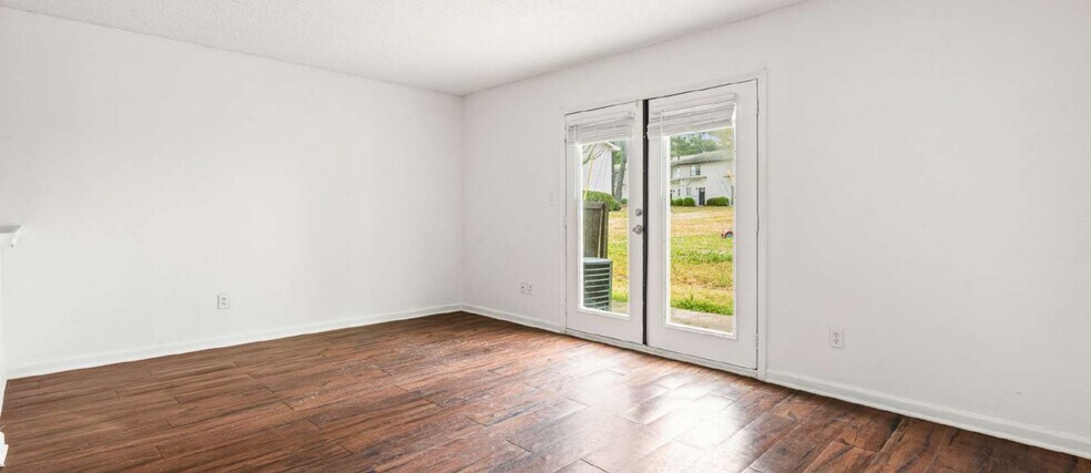 More Photos Of 7234 Tara Blvd, Jonesboro Apartments For Sale