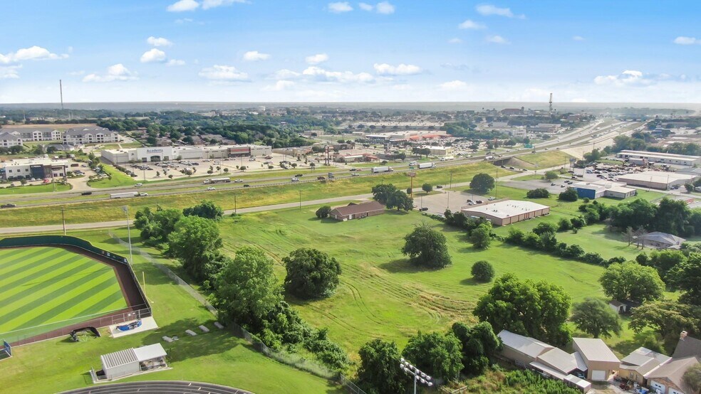 More Photos Of 401 W Interstate 20, Weatherford Land For Sale