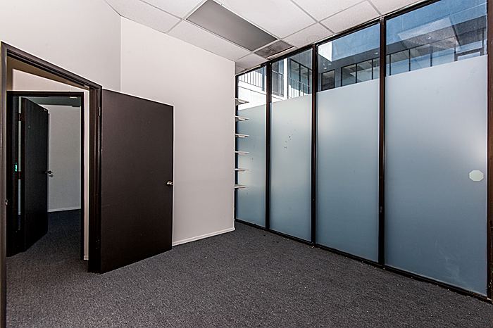 More Photos Of 8619 Reseda Blvd, Northridge Medical For Lease