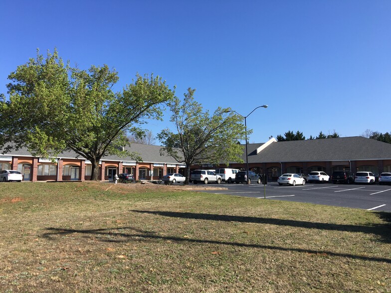 Primary Photo Of 3280 McEver Rd, Buford Office For Lease