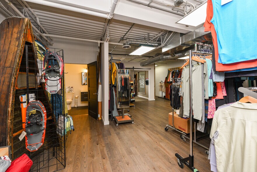 More Photos Of 750 Oakdale Rd, Toronto Light Distribution For Sale