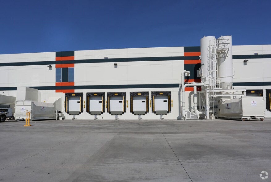 More Photos Of 7195 S Shutterfly Way, Tempe Manufacturing For Sale