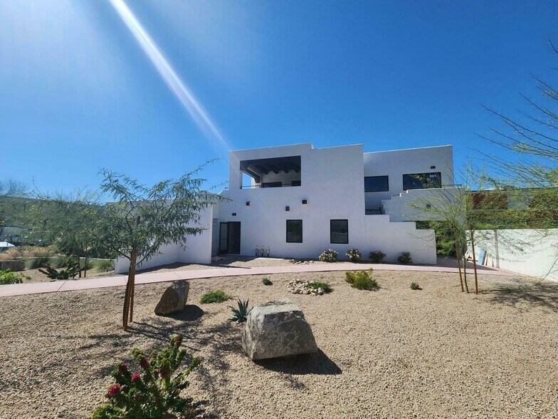 More Photos Of 736 N Country Club Dr, Mesa Medical For Lease