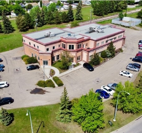 More Photos Of 11816 121 St NW, Edmonton Office For Sale