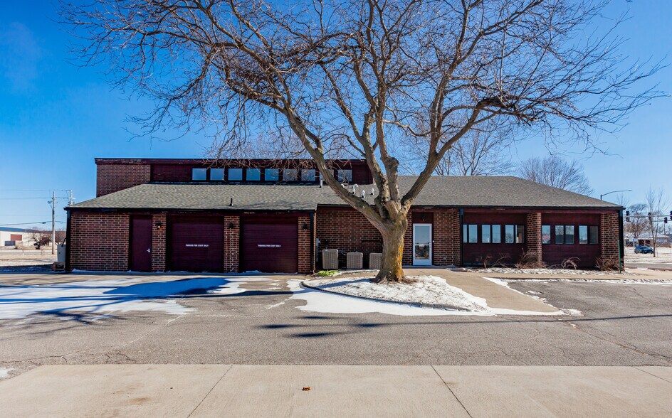 More Photos Of 1380 NE 66th Ave, Des Moines Flex For Sale