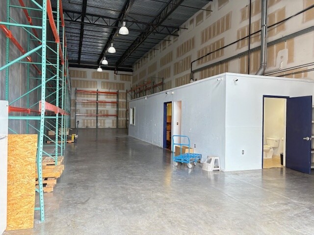 More Photos Of 94-1388 Moaniani St, Waipahu Warehouse For Sale