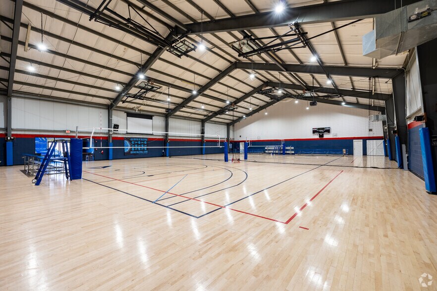 More Photos Of 4050 Georgetown Rd, Lexington Sports And Entertainment For Sale