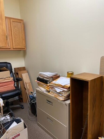 More Photos Of 133 S Peterboro St, Canastota Storefront Retail Office For Lease