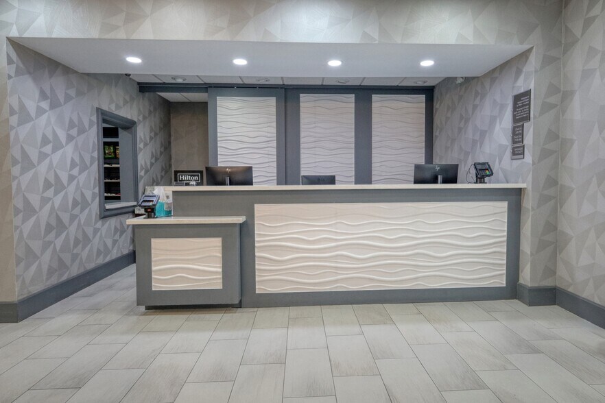 More Photos Of 14450 Park Row Dr, Houston Hotel For Sale