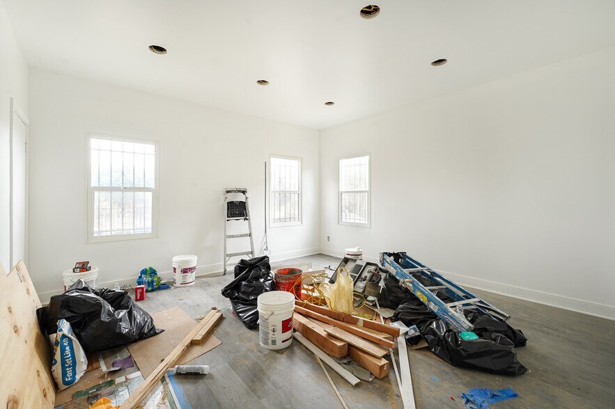 More Photos Of 1519 W 30th St, Los Angeles Apartments For Sale