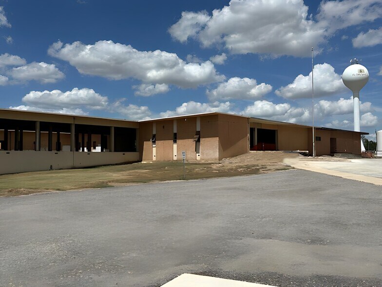 More Photos Of 1301 Hospital Blvd, Floresville Healthcare For Sale