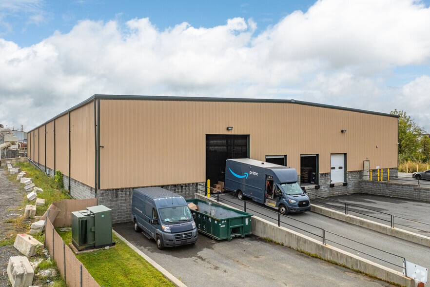 More Photos Of 70 J Caldwell Ln, New Castle Warehouse For Lease