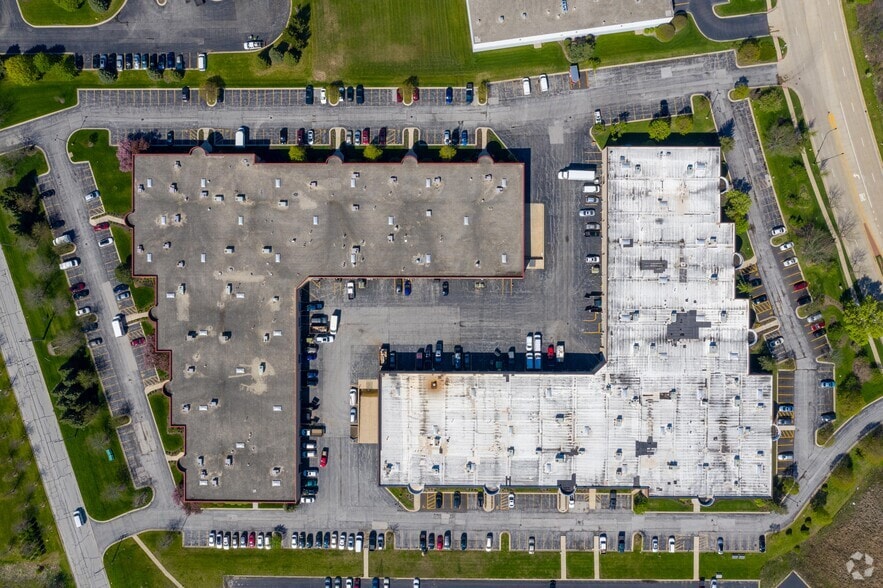 More Photos Of 8201 W 183rd St, Tinley Park Light Manufacturing For Lease