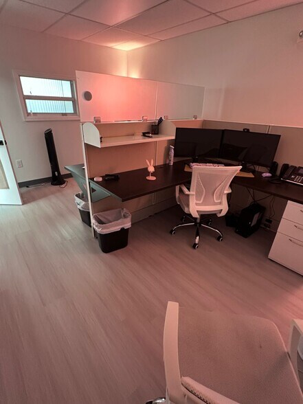 More Photos Of 4101 Ravenswood Rd, Dania Beach Office For Lease