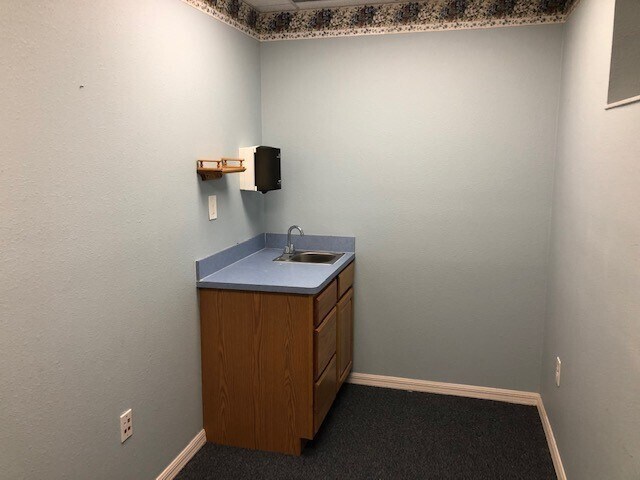 More Photos Of 4535 Tamiami Trl, Port Charlotte Office For Lease
