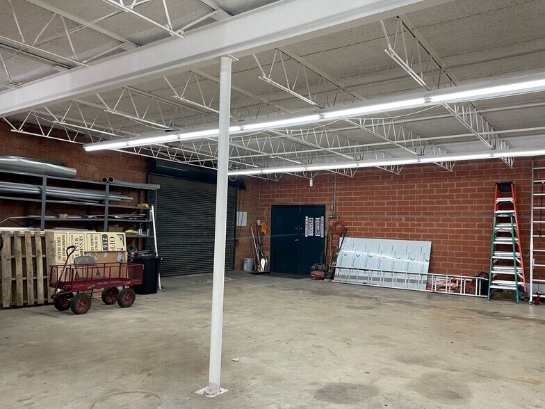 More Photos Of 1202 N Flores St, San Antonio Loft Creative Space For Sale