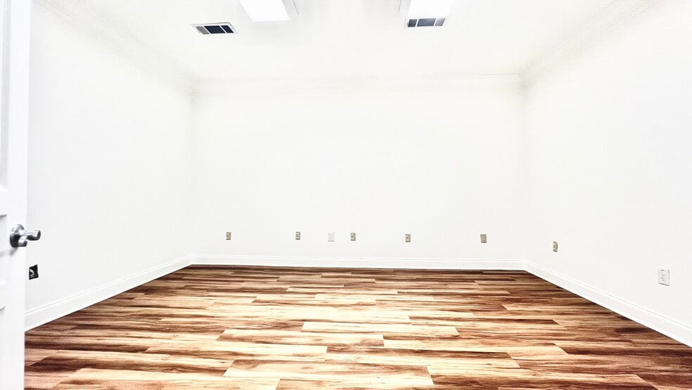More Photos Of 4080 McGinnis Ferry Rd, Alpharetta Office For Sale