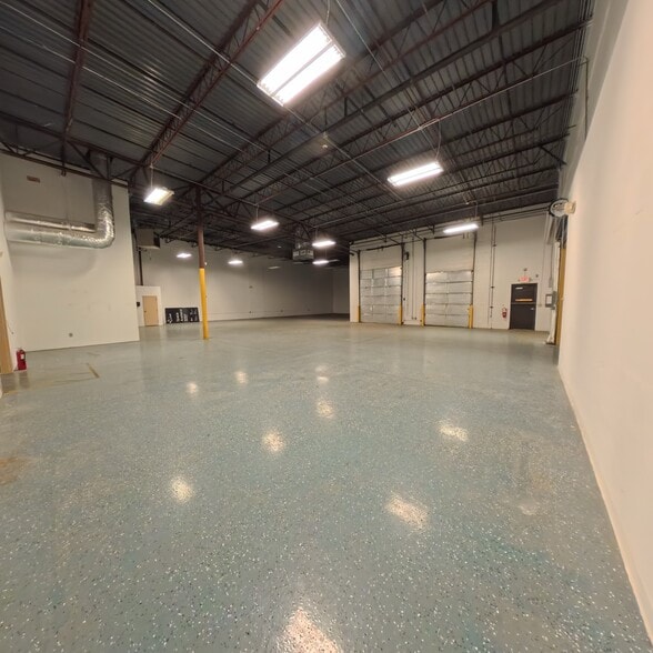 More Photos Of 6230 Regency Pky, Norcross Unknown For Lease