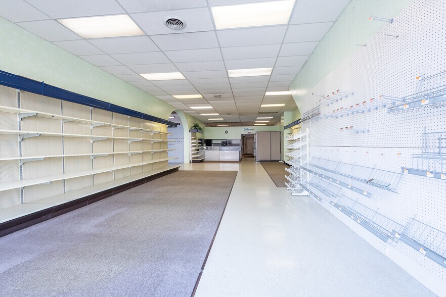 More Photos Of 2313 13th, Columbus General Retail For Sale