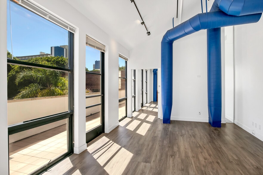 More Photos Of 201 Wilshire Blvd, Santa Monica Loft Creative Space For Lease