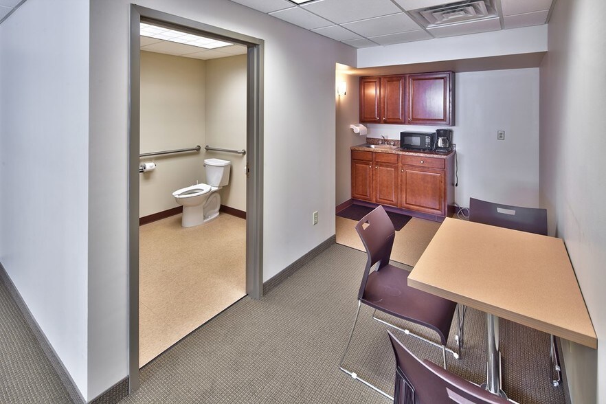 More Photos Of 1580 Elmwood Ave, Rochester Medical For Lease