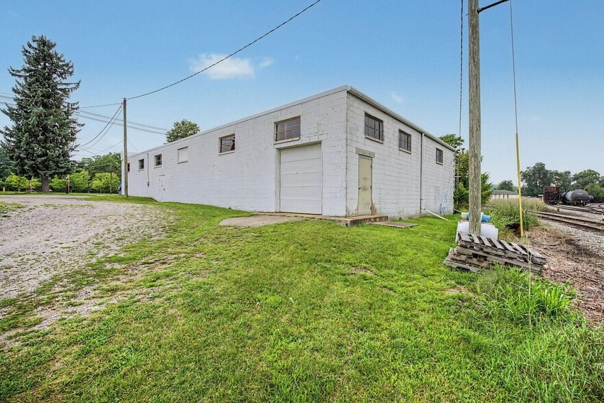 More Photos Of 37 W Carleton Rd, Hillsdale Auto Repair For Sale