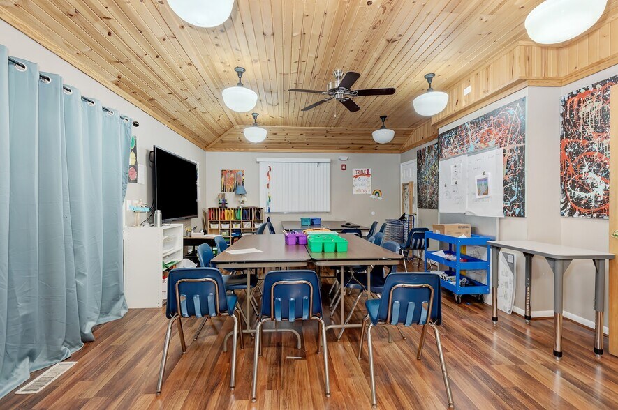 More Photos Of 100 Obetz Rd, Columbus Daycare Center For Sale