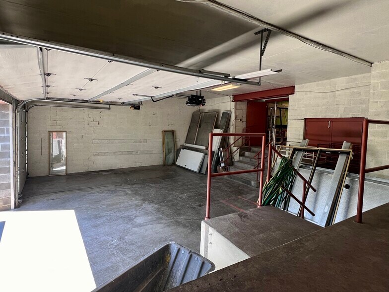 More Photos Of 547 Lincoln Ave, Bellevue Apartments For Lease