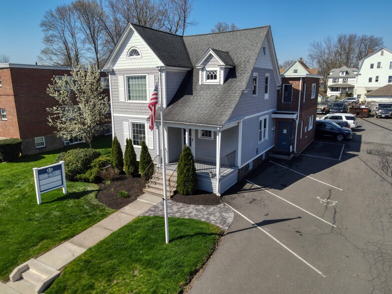 Primary Photo Of 17 Oakwood Ave, West Hartford Office For Lease