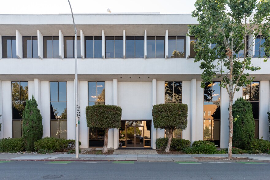 More Photos Of 550 S California Ave, Palo Alto Office For Lease