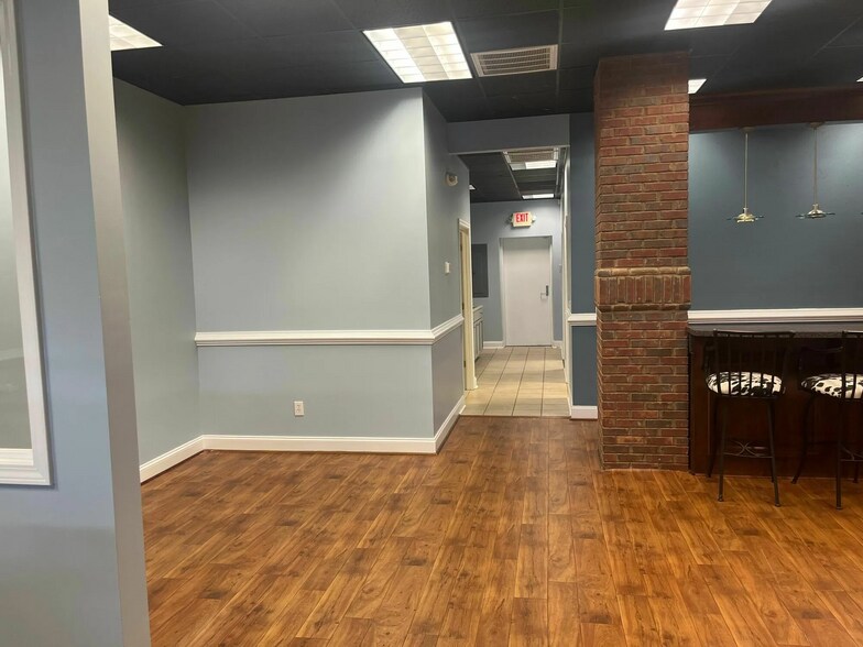 More Photos Of 7559 Kayne Blvd, Columbus Freestanding For Lease