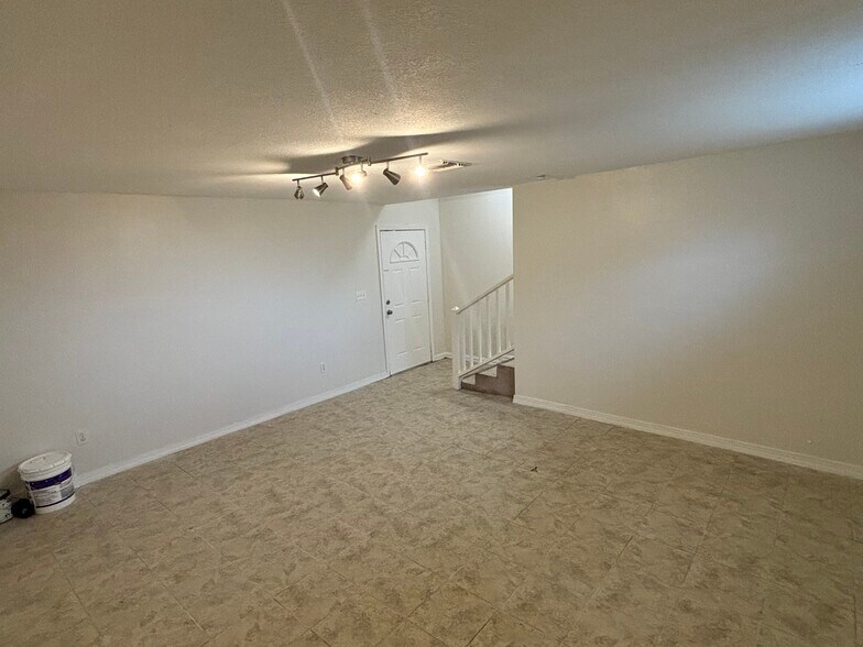 More Photos Of 246 W Hillsborough Ave, Tampa Office Residential For Lease